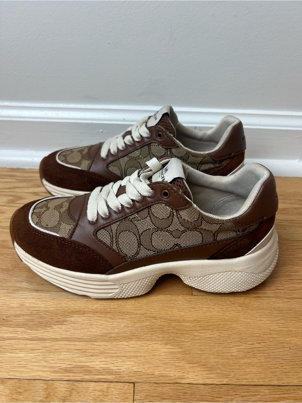 Coach C152 Tech Runner Signature Jacquard Brown Sneakers in Women’s Size 5.5 - Picture 2 of 14